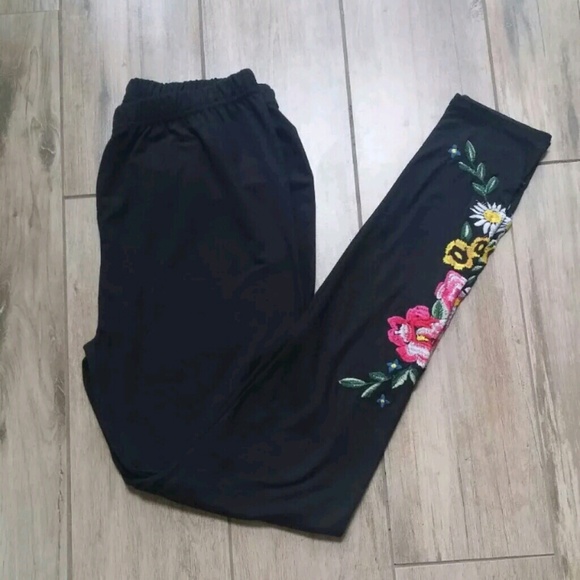 Agnes and Dora Embroidered Leggings Black L, S/M - Picture 3 of 6